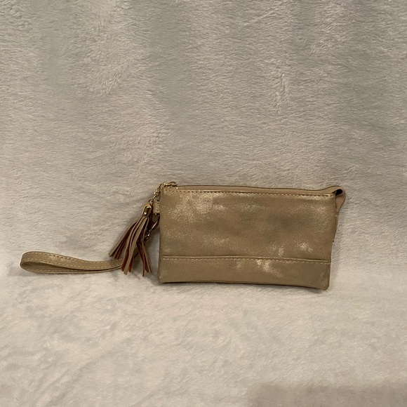 Maurice’s small gold crossbody - Picture 3 of 4